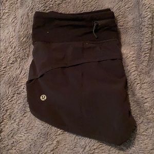 Lululemon black bootie shorts